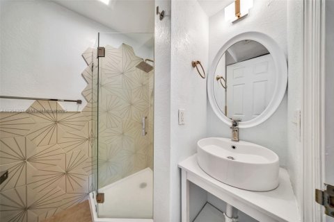 Снять в аренду таунхаус в Майами, Флорида 3 спальни, 125.05м2, № 1954862 - фото 12