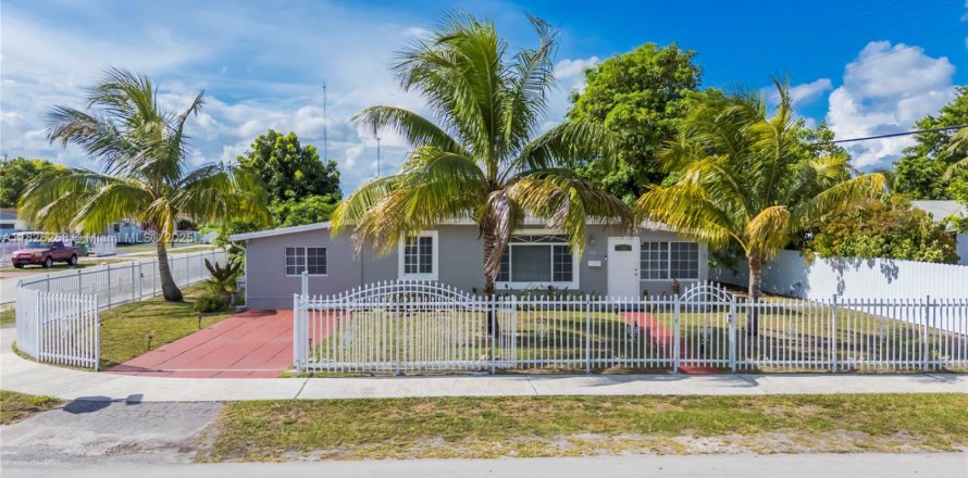 Villa ou maison à Miami Gardens, Floride 1 chambre, 37.16 m2 № 1802741