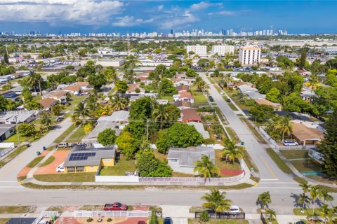 Villa ou maison à louer à Miami Gardens, Floride: 1 chambre, 37.16 m2 № 1802741 - photo 5