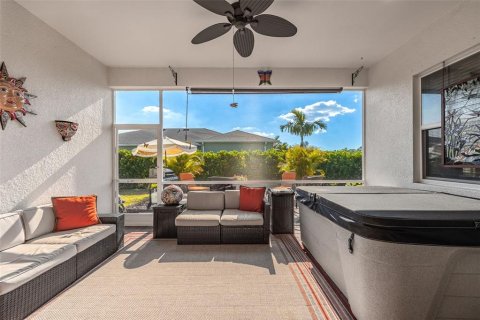 Villa ou maison à vendre à Cape Coral, Floride: 3 chambres, 238.29 m2 № 2317522 - photo 29