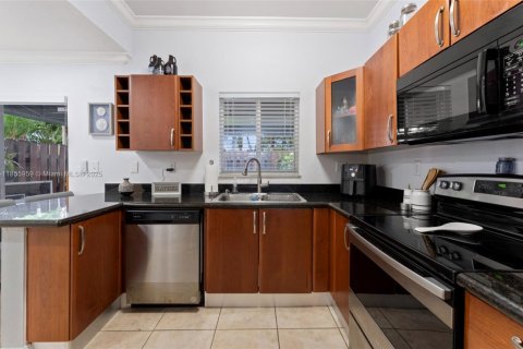 Купить таунхаус в Хайалиа, Флорида 2 спальни, 106.84м2, № 2054867 - фото 16