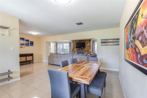 Casa en venta en Saint Petersburg, Florida, 3 dormitorios, 139.82 m2 № 1900675 - foto 7