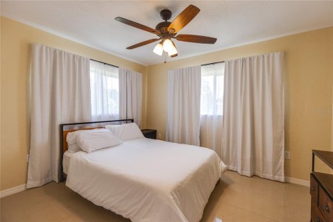 Casa en venta en Saint Petersburg, Florida, 3 dormitorios, 139.82 m2 № 1900675 - foto 27