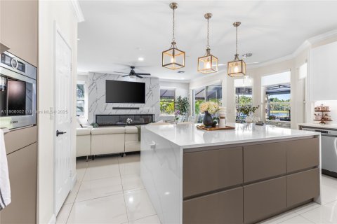 House in Miramar, Florida 5 bedrooms, 296.17 sq.m. № 1963022 - photo 25