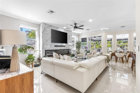 House in Miramar, Florida 5 bedrooms, 296.17 sq.m. № 1963022 - photo 22