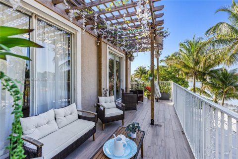 House in Miramar, Florida 5 bedrooms, 296.17 sq.m. № 1963022 - photo 8