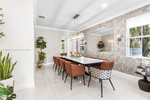 House in Miramar, Florida 5 bedrooms, 296.17 sq.m. № 1963022 - photo 13