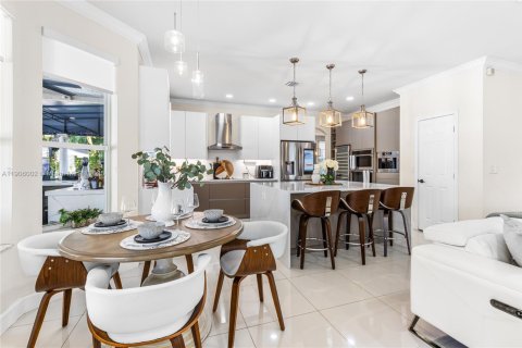 House in Miramar, Florida 5 bedrooms, 296.17 sq.m. № 1963022 - photo 18