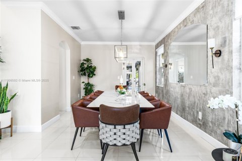 House in Miramar, Florida 5 bedrooms, 296.17 sq.m. № 1963022 - photo 14