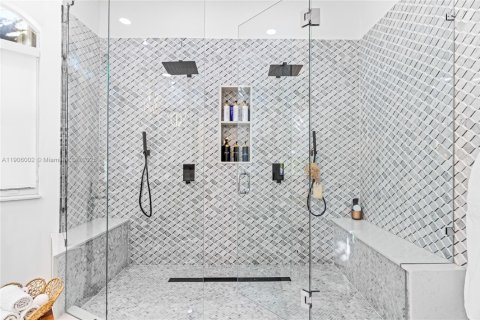 House in Miramar, Florida 5 bedrooms, 296.17 sq.m. № 1963022 - photo 2