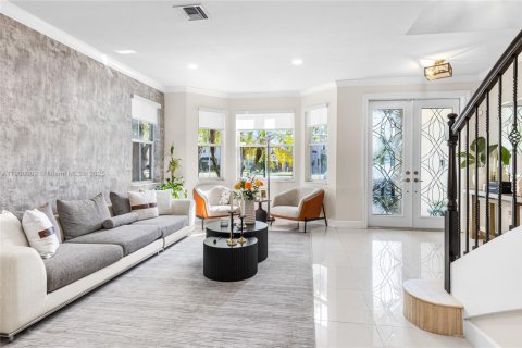 House in Miramar, Florida 5 bedrooms, 296.17 sq.m. № 1963022 - photo 11