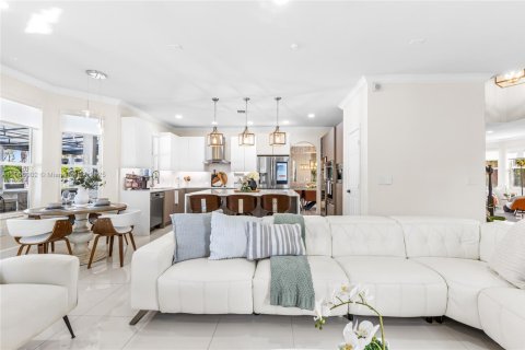 House in Miramar, Florida 5 bedrooms, 296.17 sq.m. № 1963022 - photo 20