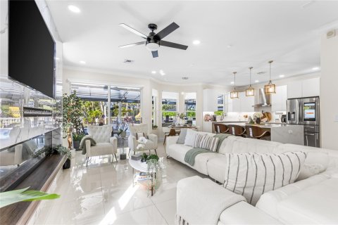 House in Miramar, Florida 5 bedrooms, 296.17 sq.m. № 1963022 - photo 21