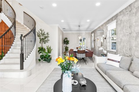 House in Miramar, Florida 5 bedrooms, 296.17 sq.m. № 1963022 - photo 15