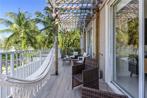 House in Miramar, Florida 5 bedrooms, 296.17 sq.m. № 1963022 - photo 7