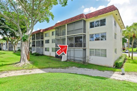 Condo in Pembroke Pines, Florida, 2 bedrooms  № 1811572 - photo 21