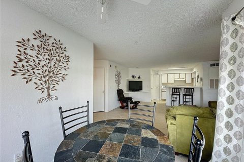 Condo in Kissimmee, Florida, 2 bedrooms  № 1530038 - photo 16