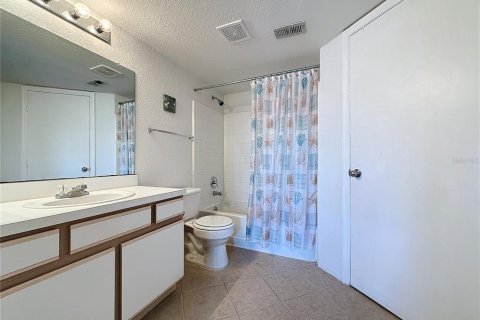 Condo in Kissimmee, Florida, 2 bedrooms  № 1530038 - photo 22