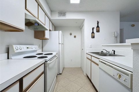 Condo in Kissimmee, Florida, 2 bedrooms  № 1530038 - photo 7