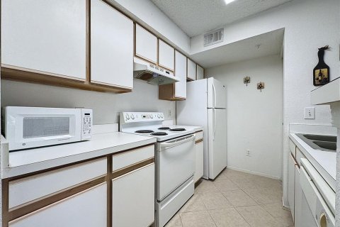 Condo in Kissimmee, Florida, 2 bedrooms  № 1530038 - photo 9