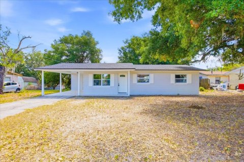 House in Lake Alfred, Florida 3 bedrooms, 92.9 sq.m. № 2102158