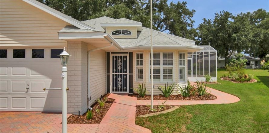 Villa ou maison à Leesburg, Floride 3 chambres, 164.99 m2 № 2273061