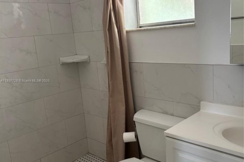 Condominio en alquiler en Hollywood, Florida, 1 dormitorio, 44.59 m2 № 1957664 - foto 8