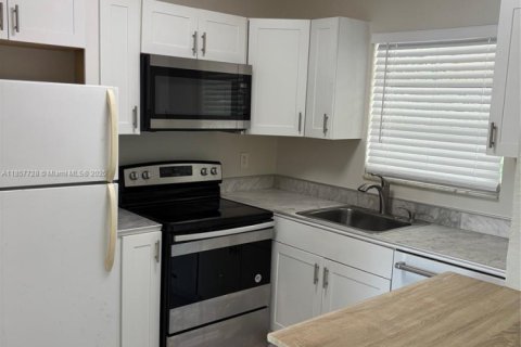 Condominio en alquiler en Hollywood, Florida, 1 dormitorio, 44.59 m2 № 1957664 - foto 9