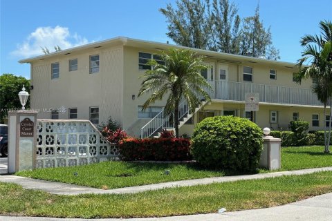 Condominio en alquiler en Hollywood, Florida, 1 dormitorio, 44.59 m2 № 1957664 - foto 1