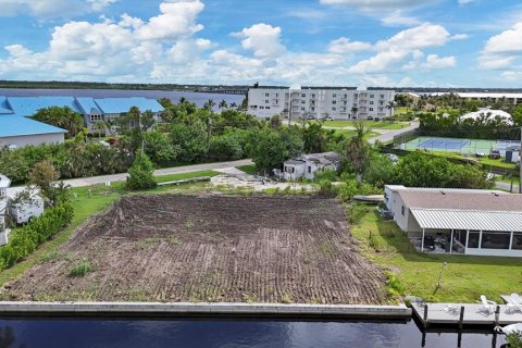 Terreno en venta en Port Charlotte, Florida № 1879635 - foto 1