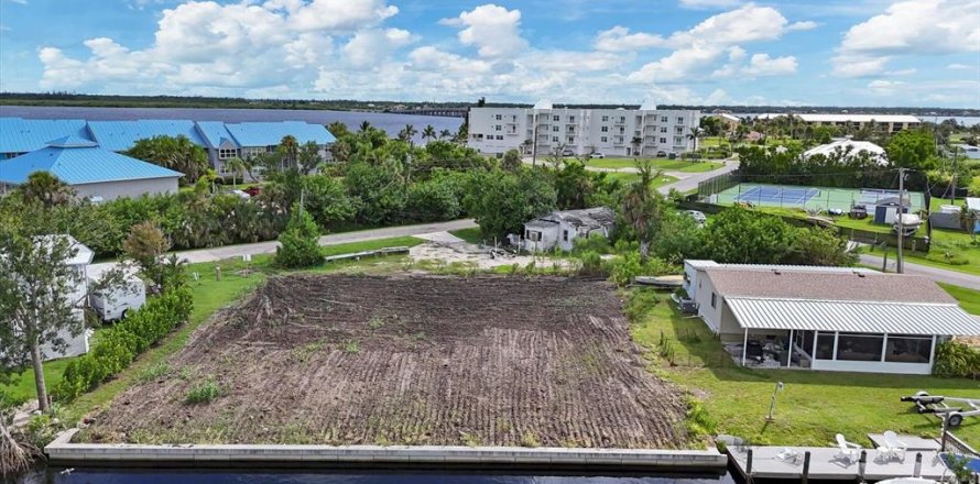 Terreno en Port Charlotte, Florida № 1879635