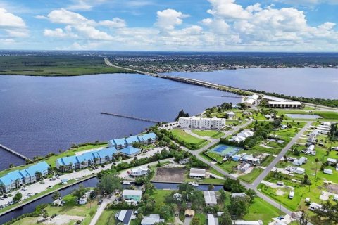Terreno en venta en Port Charlotte, Florida № 1879635 - foto 14