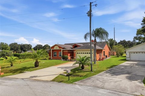 Villa ou maison à vendre à Poinciana, Floride: 4 chambres, 213.58 m2 № 2434964 - photo 4