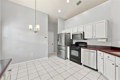 Villa ou maison à vendre à Poinciana, Floride: 4 chambres, 213.58 m2 № 2434964 - photo 13