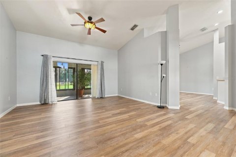Villa ou maison à vendre à Poinciana, Floride: 4 chambres, 213.58 m2 № 2434964 - photo 8