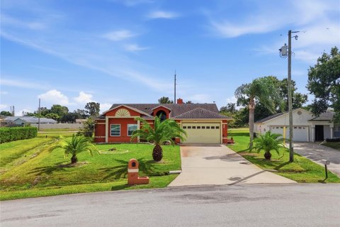 Villa ou maison à vendre à Poinciana, Floride: 4 chambres, 213.58 m2 № 2434964 - photo 2
