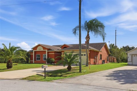 Villa ou maison à vendre à Poinciana, Floride: 4 chambres, 213.58 m2 № 2434964 - photo 3