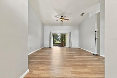 Villa ou maison à vendre à Poinciana, Floride: 4 chambres, 213.58 m2 № 2434964 - photo 7