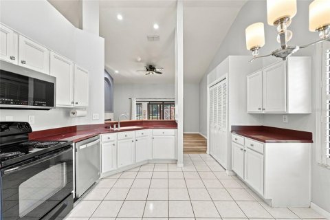 Villa ou maison à vendre à Poinciana, Floride: 4 chambres, 213.58 m2 № 2434964 - photo 16