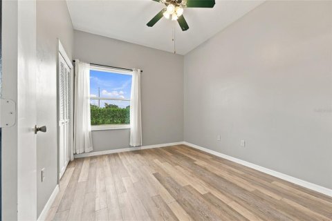 Villa ou maison à vendre à Poinciana, Floride: 4 chambres, 213.58 m2 № 2434964 - photo 30