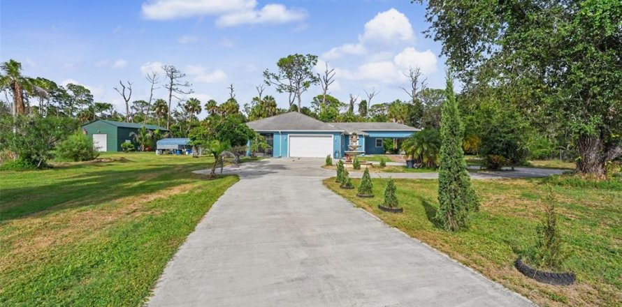 House in Sarasota, Florida 3 bedrooms, 201.6 sq.m. № 2196618