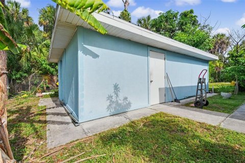 House in Sarasota, Florida 3 bedrooms, 201.6 sq.m. № 2196618 - photo 18