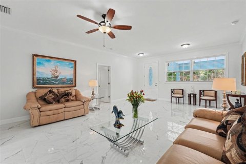 House in Sarasota, Florida 3 bedrooms, 201.6 sq.m. № 2196618 - photo 5