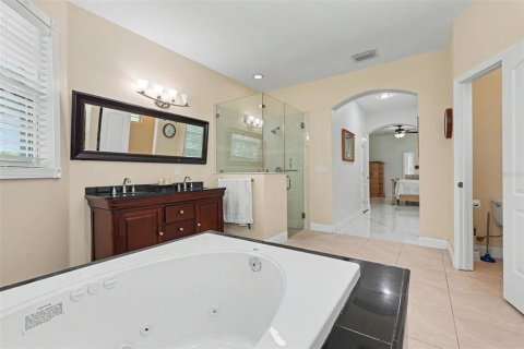 House in Sarasota, Florida 3 bedrooms, 201.6 sq.m. № 2196618 - photo 11