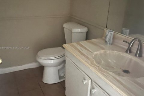 Adosado en venta en Lauderhill, Florida, 3 dormitorios, 161.65 m2 № 2030346 - foto 9