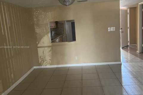 Adosado en venta en Lauderhill, Florida, 3 dormitorios, 161.65 m2 № 2030346 - foto 11