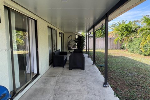 Casa en venta en Lauderhill, Florida, 3 dormitorios, 148.09 m2 № 1982737 - foto 22