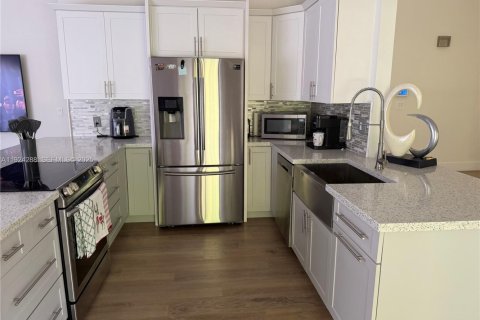 Casa en venta en Lauderhill, Florida, 3 dormitorios, 148.09 m2 № 1982737 - foto 7