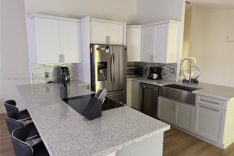 Casa en venta en Lauderhill, Florida, 3 dormitorios, 148.09 m2 № 1982737 - foto 9