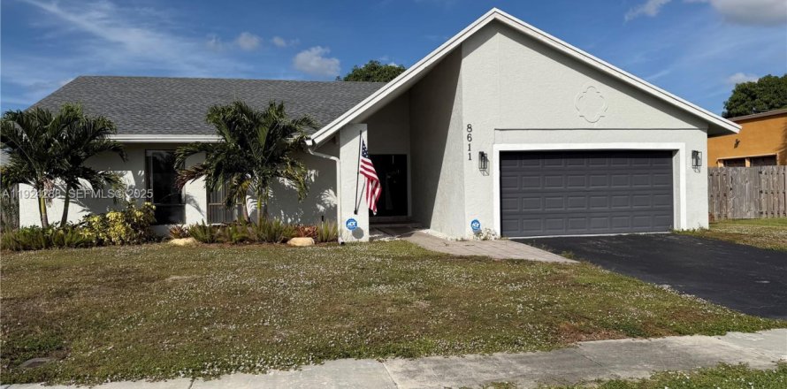 Casa en Lauderhill, Florida 3 dormitorios, 148.09 m2 № 1982737
